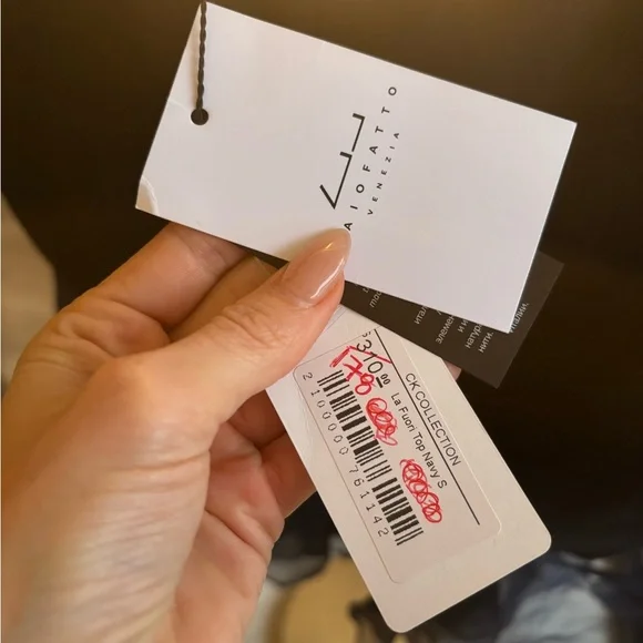 NWT Gaiofatto designer Navy Blue Sleeveless Top - Picture 4 of 5